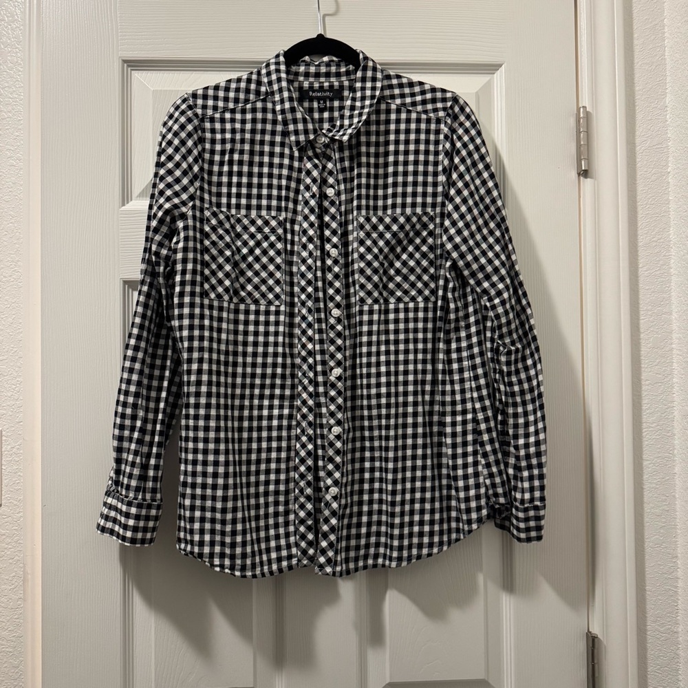 Relativity Black and White Casual Button Down Shirt